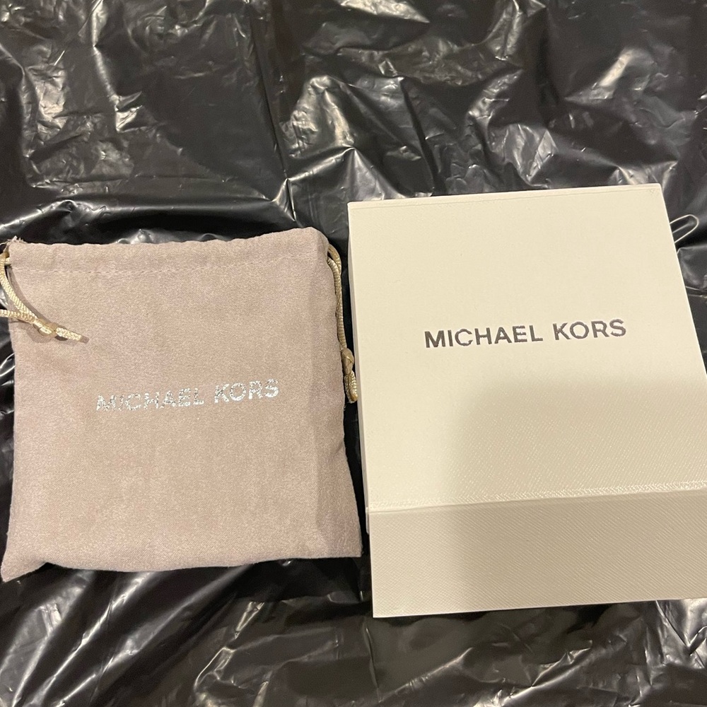 MICHAEL KORS STORAGE BOX WITH DUST BAG